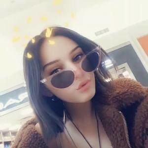 Meet your Posher, Alexus